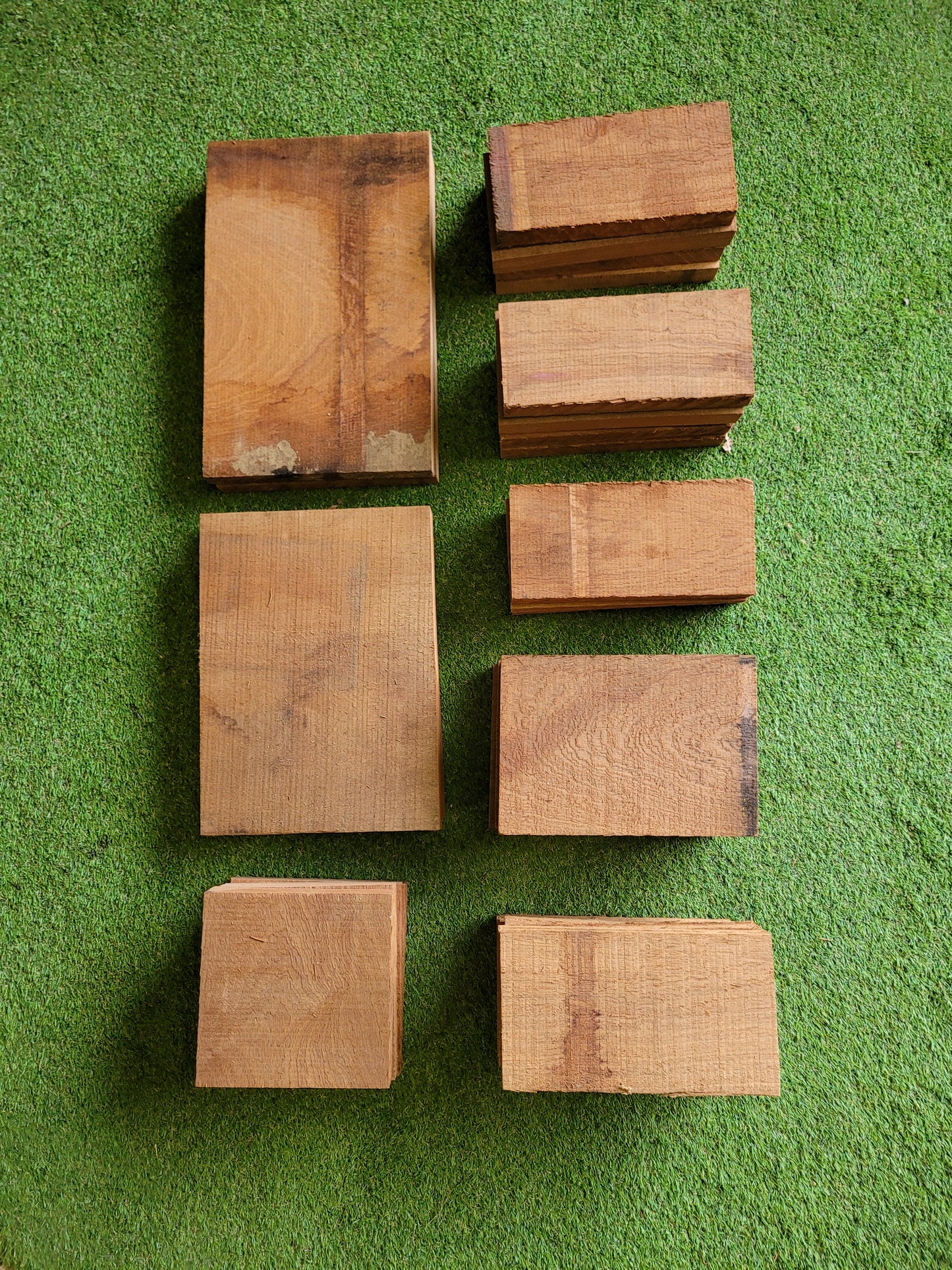 Hardwood Offcuts Hobby Pack Sapele / Mahogany Mixed Sizes 28 Pieces (0010)