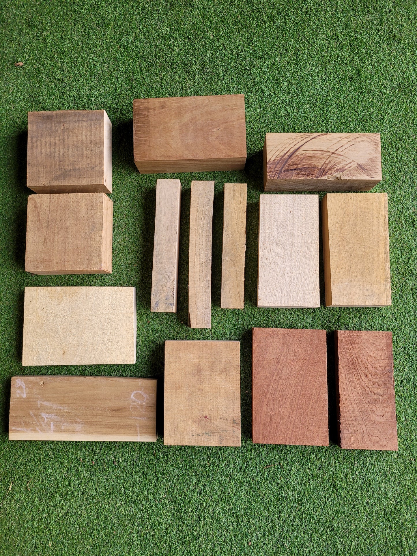 Mixed Hardwood Offcuts Hobby Pack Tulipwood Beech Sapele Iroko Agba Oak 12kg (0080)