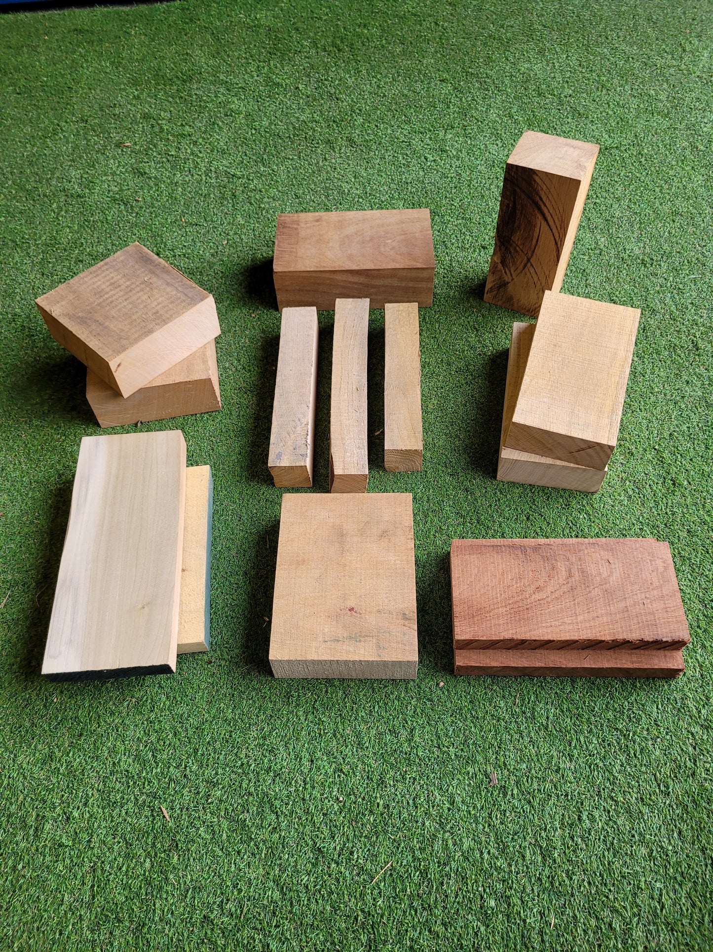 Mixed Hardwood Offcuts Hobby Pack Tulipwood Beech Sapele Iroko Agba Oak 12kg (0080)